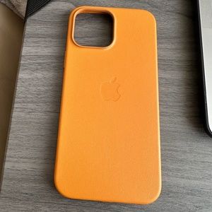 Apple Leather Case With Magsafe